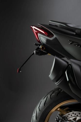 Portatarga regolabile Lightech specifico per Yamaha 530 560