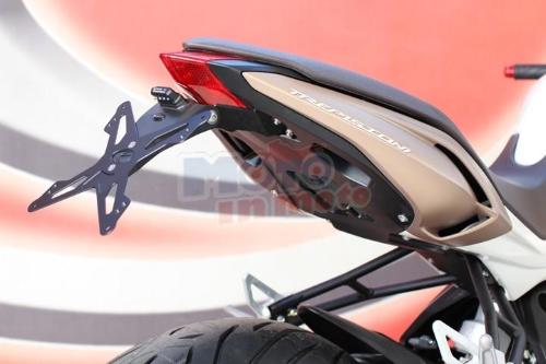 KIT Evotech Portatarga reclinabile in alluminio per MV AGUSTA 675 800